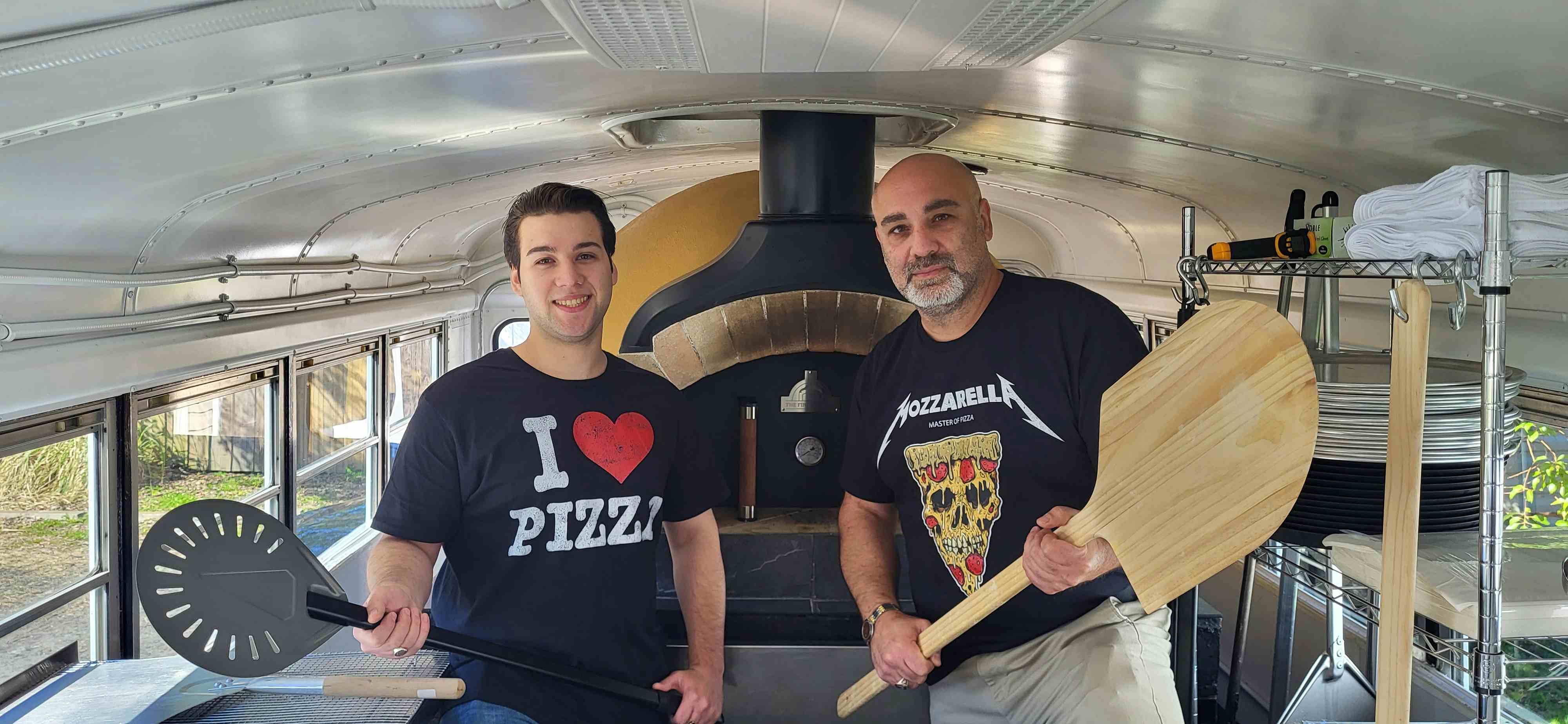 Simonetta's Brick Oven Pizza Bus logo