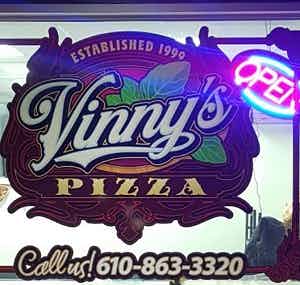 Vinny's Pizza logo